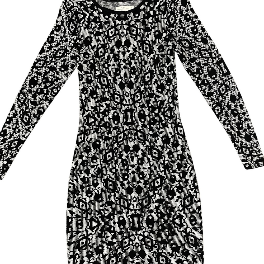 Abercrombie & Fitch Black and White Geometric Dress - Picture 2 of 3